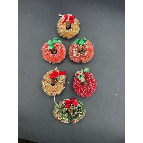Set of 6 Vintage 1950s Mini Bottle Brush Christmas Wreaths – 3" - Picture 1 of 8